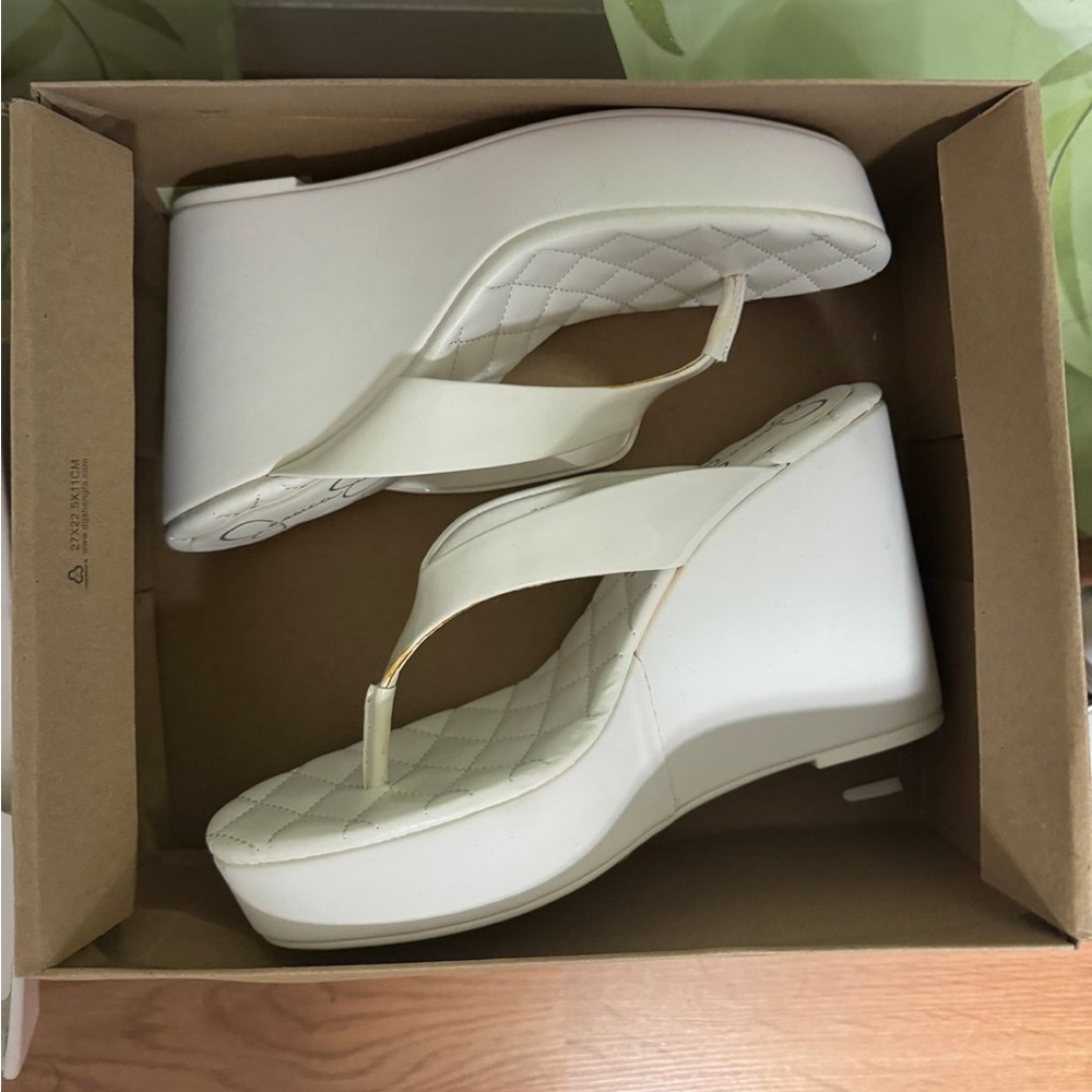 Jessica Simpson Platform Flip Flop Sandal